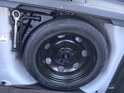 Peugeot 2008 BlueHDi 110 S&S Active 81 kW (110 CV) 12 Peugeot 2008 BlueHDi 110 S&S Active 81 kW (110 CV) 12