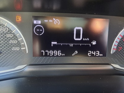 Peugeot 2008 BlueHDi 110 S&S Active 81 kW (110 CV) 14 Peugeot 2008 BlueHDi 110 S&S Active 81 kW (110 CV) 14