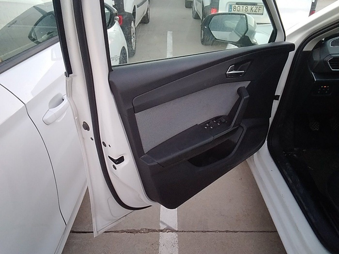 SEAT León 2.0 TDI S&S Style Go 85 kW (115 CV) Vehículo usado en Madrid SEAT León 2.0 TDI S&S Style Go 85 kW (115 CV) Vehículo usado en Madrid