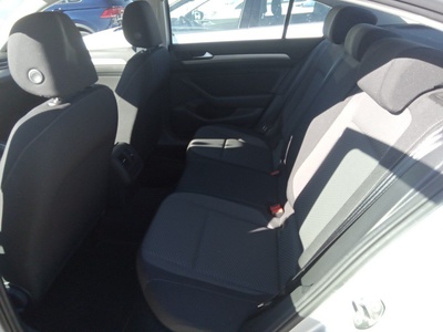 Volkswagen Passat Business 2.0 TDI 110 kW (150 CV) 9 Volkswagen Passat Business 2.0 TDI 110 kW (150 CV) 9