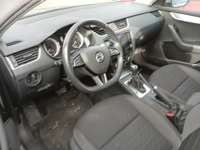 Skoda Octavia Combi 1.5 TGI CNG Ambition DSG 96 kW (130 CV) Vehículo usado en Madrid Skoda Octavia Combi 1.5 TGI CNG Ambition DSG 96 kW (130 CV) Vehículo usado en Madrid