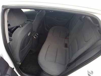 Hyundai Ioniq 1.6 GDI PHEV Tecno DT 104 kW (141 CV) 10 Hyundai Ioniq 1.6 GDI PHEV Tecno DT 104 kW (141 CV) 10