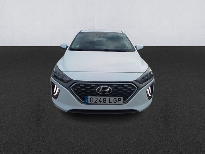 Hyundai Ioniq 1.6 GDI PHEV Tecno DT 104 kW (141 CV) Vehículo usado en Madrid Hyundai Ioniq 1.6 GDI PHEV Tecno DT 104 kW (141 CV) Vehículo usado en Madrid