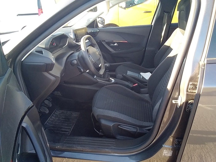 Peugeot 2008 BlueHDi 110 S&S Active Pack 81 kW (110 CV) Vehículo usado en Madrid Peugeot 2008 BlueHDi 110 S&S Active Pack 81 kW (110 CV) Vehículo usado en Madrid