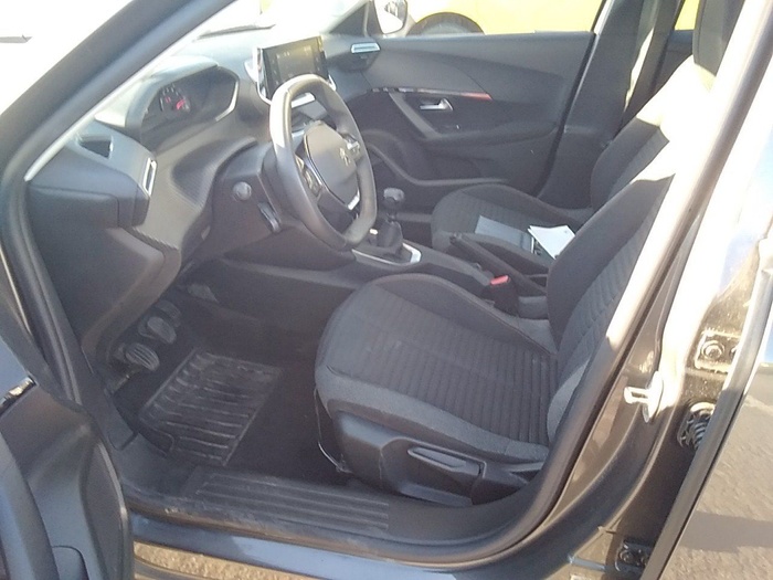 Peugeot 2008 BlueHDi 110 S&S Active Pack 81 kW (110 CV) Vehículo usado en Madrid Peugeot 2008 BlueHDi 110 S&S Active Pack 81 kW (110 CV) Vehículo usado en Madrid