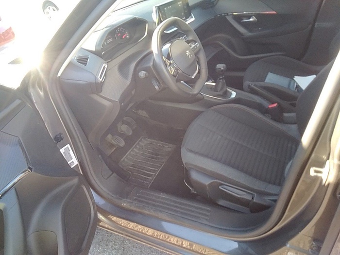 Peugeot 2008 BlueHDi 110 S&S Active Pack 81 kW (110 CV) Vehículo usado en Madrid Peugeot 2008 BlueHDi 110 S&S Active Pack 81 kW (110 CV) Vehículo usado en Madrid