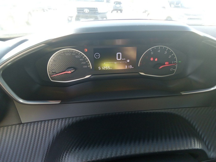 Peugeot 2008 BlueHDi 110 S&S Active 81 kW (110 CV) Vehículo usado en Madrid Peugeot 2008 BlueHDi 110 S&S Active 81 kW (110 CV) Vehículo usado en Madrid