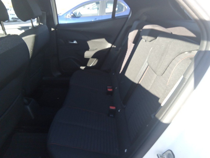 Peugeot 2008 BlueHDi 110 S&S Active 81 kW (110 CV) Vehículo usado en Madrid Peugeot 2008 BlueHDi 110 S&S Active 81 kW (110 CV) Vehículo usado en Madrid