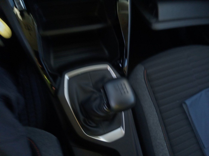 Peugeot 2008 BlueHDi 110 S&S Active 81 kW (110 CV) Vehículo usado en Madrid Peugeot 2008 BlueHDi 110 S&S Active 81 kW (110 CV) Vehículo usado en Madrid