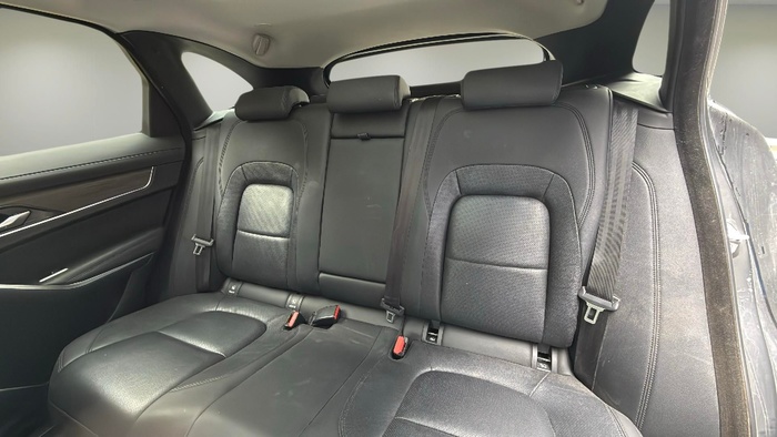 Jaguar F-PACE 2.0D l4 MHEV SE AWD Auto 150 kW (204 CV) Vehículo usado en Madrid Jaguar F-PACE 2.0D l4 MHEV SE AWD Auto 150 kW (204 CV) Vehículo usado en Madrid