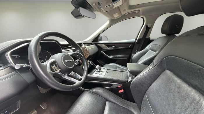 Jaguar F-PACE 2.0D l4 MHEV SE AWD Auto 150 kW (204 CV) Vehículo usado en Madrid Jaguar F-PACE 2.0D l4 MHEV SE AWD Auto 150 kW (204 CV) Vehículo usado en Madrid