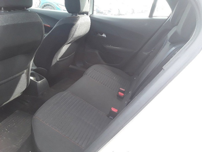 Peugeot 2008 BlueHDi 110 S&S Active 81 kW (110 CV) Vehículo usado en Madrid Peugeot 2008 BlueHDi 110 S&S Active 81 kW (110 CV) Vehículo usado en Madrid