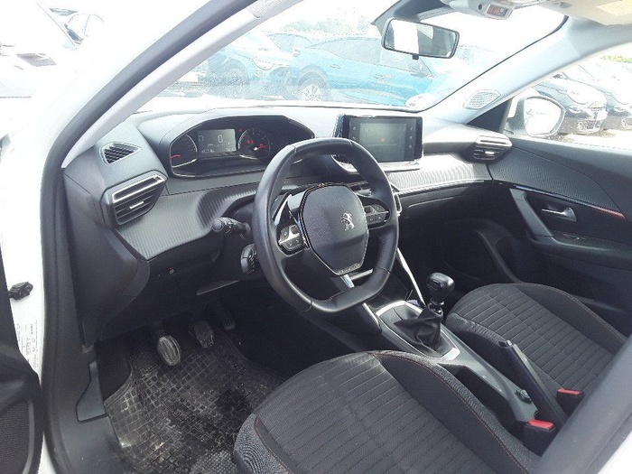 Peugeot 2008 BlueHDi 110 S&S Active 81 kW (110 CV) Vehículo usado en Madrid Peugeot 2008 BlueHDi 110 S&S Active 81 kW (110 CV) Vehículo usado en Madrid