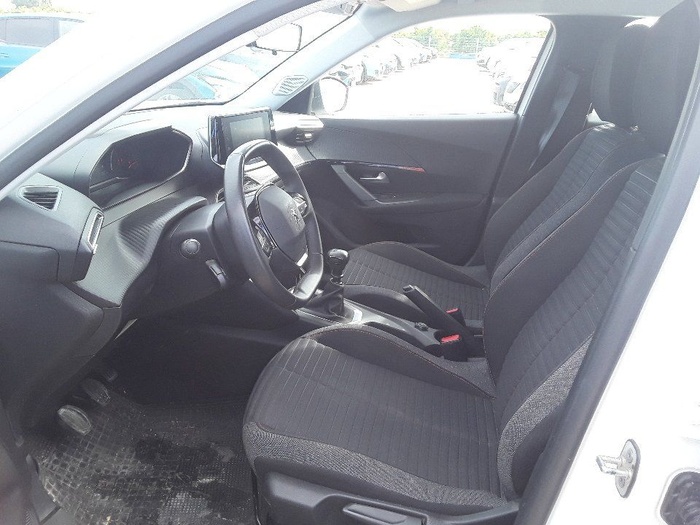 Peugeot 2008 BlueHDi 110 S&S Active 81 kW (110 CV) Vehículo usado en Madrid Peugeot 2008 BlueHDi 110 S&S Active 81 kW (110 CV) Vehículo usado en Madrid