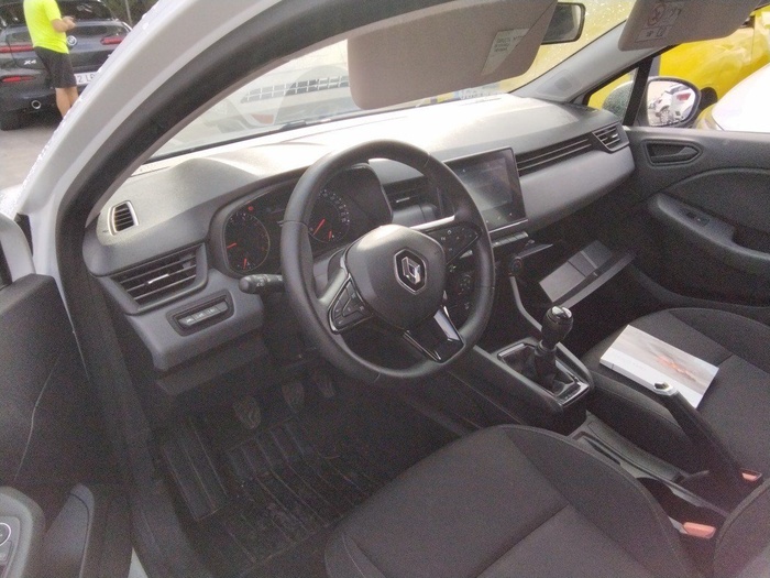 Renault Clio Business SCe 48 kW (65 CV) Vehículo usado en Madrid Renault Clio Business SCe 48 kW (65 CV) Vehículo usado en Madrid