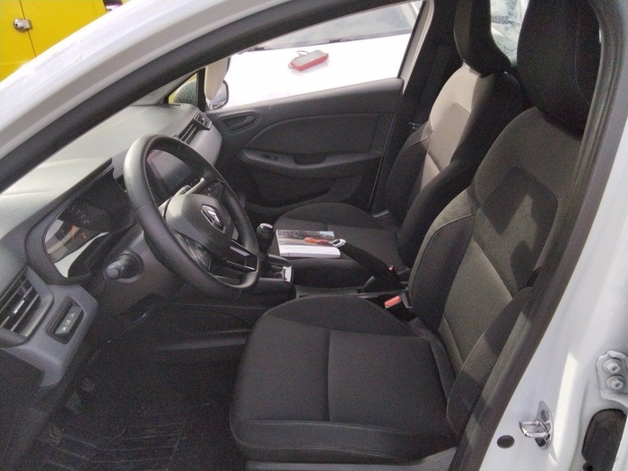 Renault Clio Business SCe 48 kW (65 CV) Vehículo usado en Madrid Renault Clio Business SCe 48 kW (65 CV) Vehículo usado en Madrid