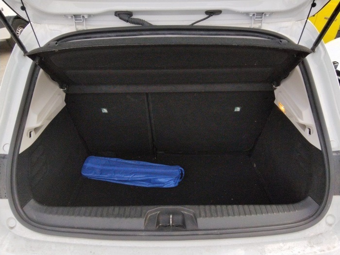 Renault Clio Business SCe 48 kW (65 CV) Vehículo usado en Madrid Renault Clio Business SCe 48 kW (65 CV) Vehículo usado en Madrid