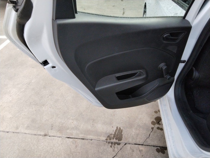 Renault Clio Business SCe 48 kW (65 CV) Vehículo usado en Madrid Renault Clio Business SCe 48 kW (65 CV) Vehículo usado en Madrid