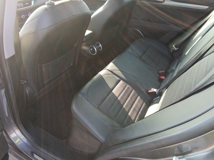 Alfa Romeo Stelvio 2.2 Diesel Sprint RWD 140 kW (190 CV) Vehículo usado en Madrid Alfa Romeo Stelvio 2.2 Diesel Sprint RWD 140 kW (190 CV) Vehículo usado en Madrid