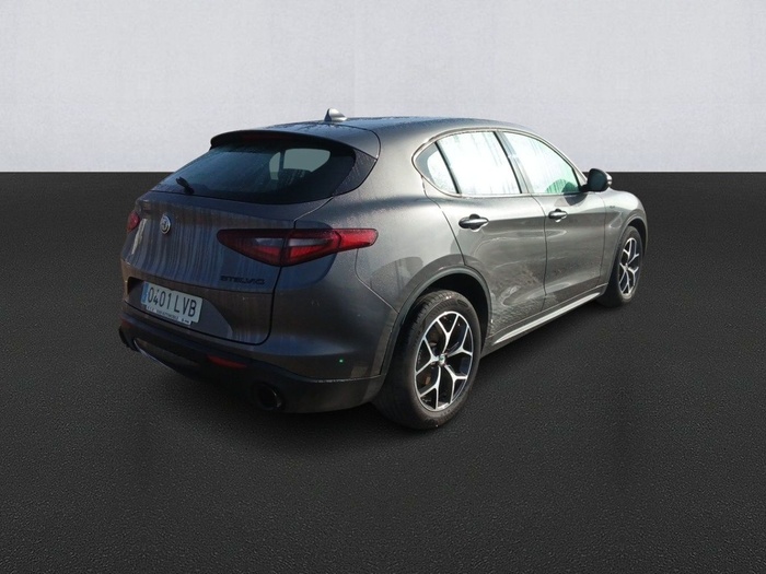 Alfa Romeo Stelvio 2.2 Diesel Sprint RWD 140 kW (190 CV) Vehículo usado en Madrid Alfa Romeo Stelvio 2.2 Diesel Sprint RWD 140 kW (190 CV) Vehículo usado en Madrid