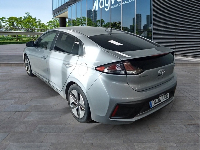 Hyundai Ioniq 1.6 GDI HEV Tecno DT 104 kW (141 CV) Vehículo usado en Madrid Hyundai Ioniq 1.6 GDI HEV Tecno DT 104 kW (141 CV) Vehículo usado en Madrid
