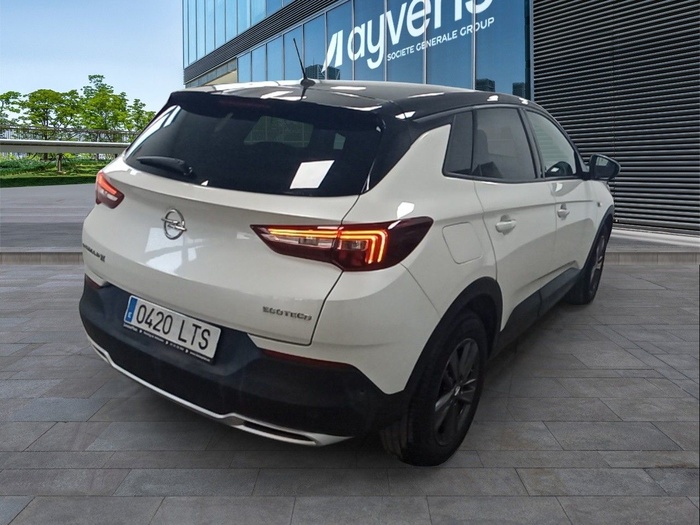 Opel Grandland X 1.5 CDTi Design & Tech 96 kW (130 CV) Vehículo usado en Madrid Opel Grandland X 1.5 CDTi Design & Tech 96 kW (130 CV) Vehículo usado en Madrid