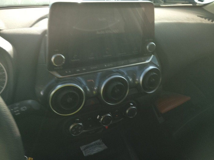 Nissan Juke DIG-T Acenta 84 kW (114 CV) Vehículo usado en Madrid Nissan Juke DIG-T Acenta 84 kW (114 CV) Vehículo usado en Madrid