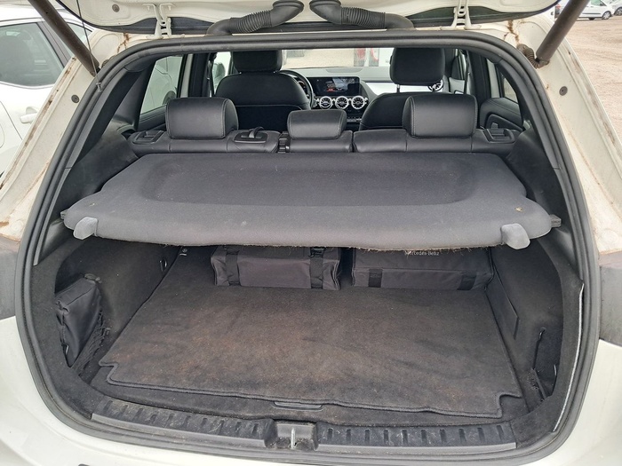 Mercedes-Benz EQA 300 4Matic 168 kW (228 CV) Vehículo usado en Madrid Mercedes-Benz EQA 300 4Matic 168 kW (228 CV) Vehículo usado en Madrid