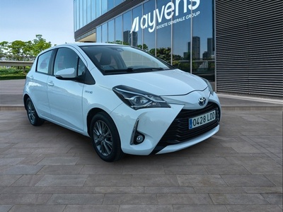 Toyota Yaris 1.5 100H Active 74 kW (100 CV) 3 Toyota Yaris 1.5 100H Active 74 kW (100 CV) 3