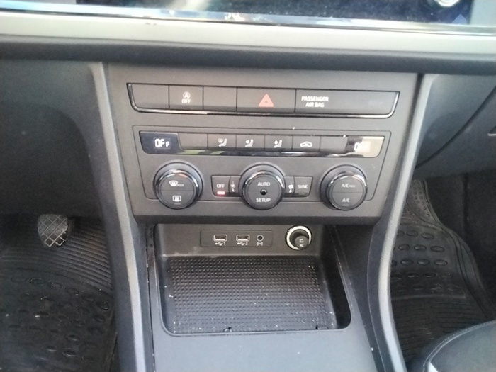 SEAT Ateca 1.6 TDI S&S Ecomotive Reference 85 kW (115 CV) Vehículo usado en Madrid SEAT Ateca 1.6 TDI S&S Ecomotive Reference 85 kW (115 CV) Vehículo usado en Madrid