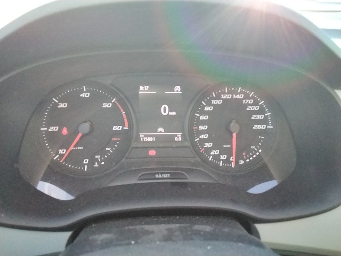 SEAT Ateca 1.6 TDI S&S Ecomotive Reference 85 kW (115 CV) Vehículo usado en Madrid SEAT Ateca 1.6 TDI S&S Ecomotive Reference 85 kW (115 CV) Vehículo usado en Madrid