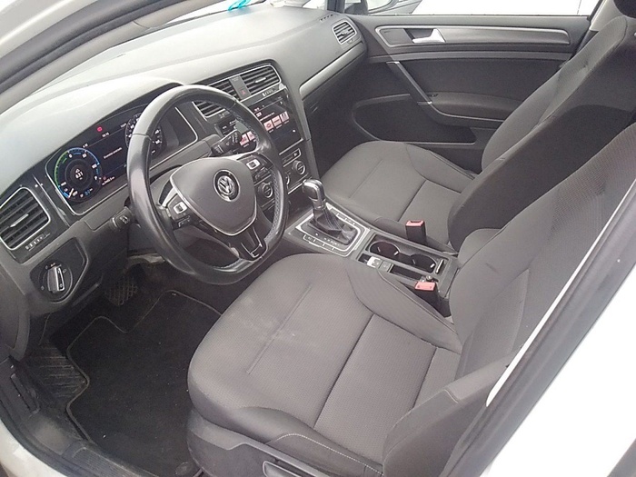 Volkswagen e-Golf ePower 100 kW (136 CV) Vehículo usado en Madrid Volkswagen e-Golf ePower 100 kW (136 CV) Vehículo usado en Madrid