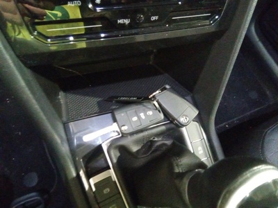 Volkswagen Tiguan Life 2.0 TDI 90 kW (122 CV) 11 Volkswagen Tiguan Life 2.0 TDI 90 kW (122 CV) 11