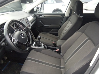 Volkswagen T-Roc Advance R-Line 1.0 TSI 81 kW (110 CV) 7 Volkswagen T-Roc Advance R-Line 1.0 TSI 81 kW (110 CV) 7