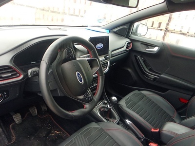 Ford Puma 1.0 EcoBoost MHEV ST-Line X 92 kW (125 CV) 7 Ford Puma 1.0 EcoBoost MHEV ST-Line X 92 kW (125 CV) 7