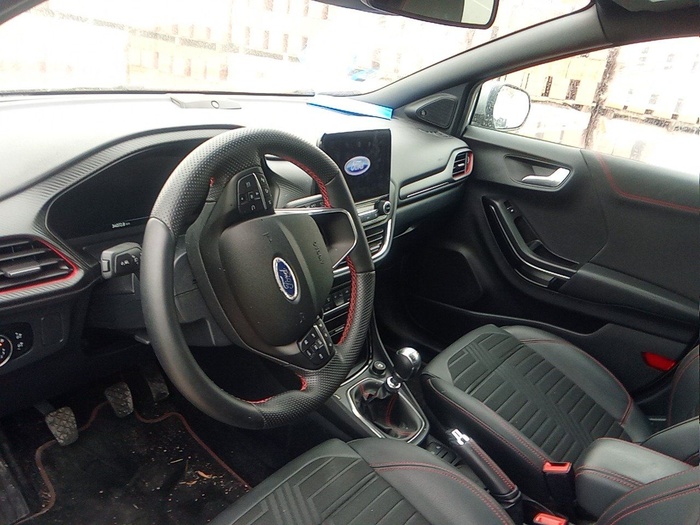 Ford Puma 1.0 EcoBoost MHEV ST-Line X 92 kW (125 CV) Vehículo usado en Madrid Ford Puma 1.0 EcoBoost MHEV ST-Line X 92 kW (125 CV) Vehículo usado en Madrid