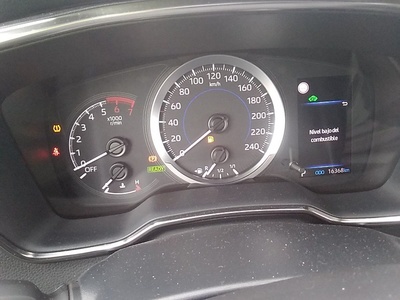 Toyota Corolla 1.8 125H Business Plus E-CVT 90 kW (122 CV) 13 Toyota Corolla 1.8 125H Business Plus E-CVT 90 kW (122 CV) 13