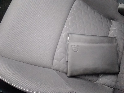 Toyota Corolla 1.8 125H Business Plus E-CVT 90 kW (122 CV) 14 Toyota Corolla 1.8 125H Business Plus E-CVT 90 kW (122 CV) 14