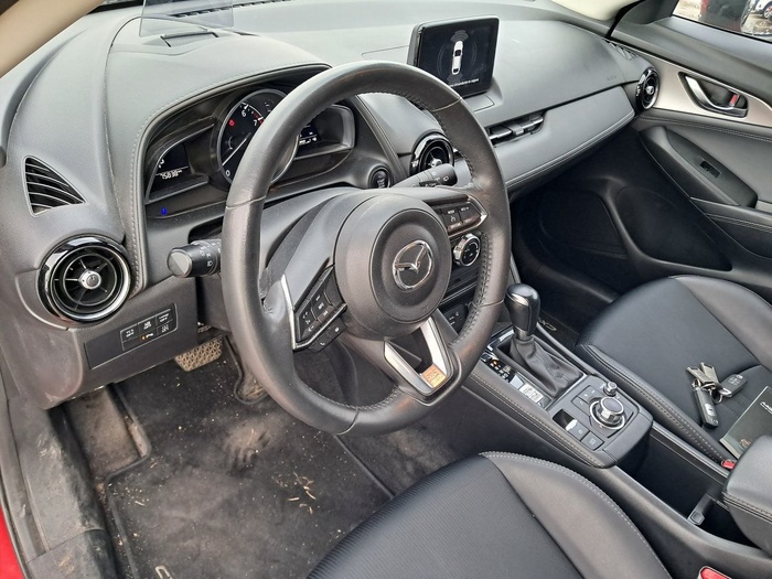 Mazda CX-3 2.0 G Zenith 2WD AT 89 kW (121 CV) Vehículo usado en Madrid Mazda CX-3 2.0 G Zenith 2WD AT 89 kW (121 CV) Vehículo usado en Madrid