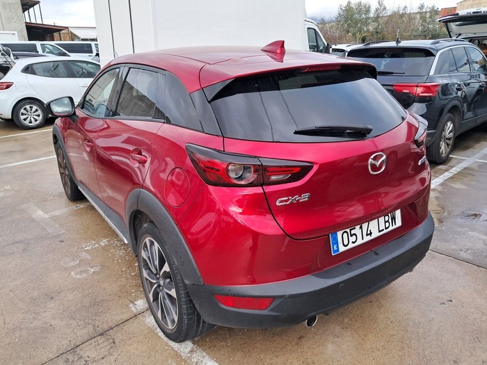 Mazda CX-3 2.0 G Zenith 2WD AT 89 kW (121 CV) Vehículo usado en Madrid Mazda CX-3 2.0 G Zenith 2WD AT 89 kW (121 CV) Vehículo usado en Madrid
