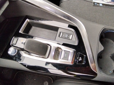 Peugeot 3008 Hybrid 300 GT Line e-EAT8 221 kW (300 CV) 14 Peugeot 3008 Hybrid 300 GT Line e-EAT8 221 kW (300 CV) 14