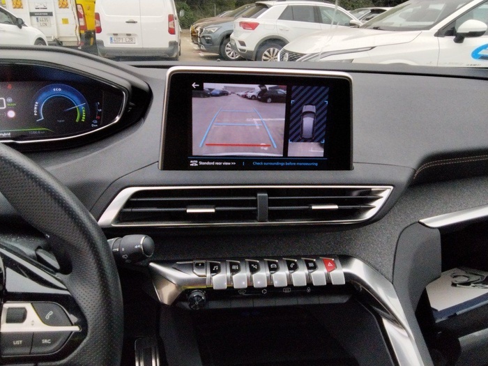 Peugeot 3008 Hybrid 300 GT Line e-EAT8 221 kW (300 CV) Vehículo usado en Madrid Peugeot 3008 Hybrid 300 GT Line e-EAT8 221 kW (300 CV) Vehículo usado en Madrid