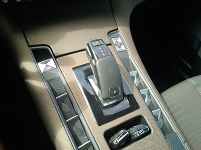 DS DS7 Crossback BlueHDi 130 Be Chic Auto 96 kW (130 CV) 15 DS DS7 Crossback BlueHDi 130 Be Chic Auto 96 kW (130 CV) 15