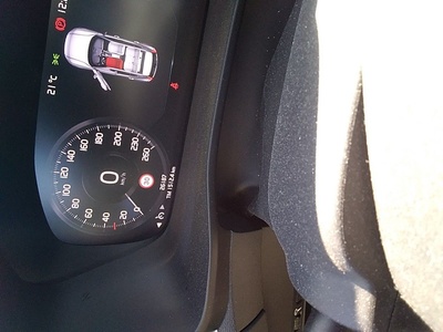 Volvo XC40 T4 Recharge PHEV Core Auto 155 kW (211 CV) 8 Volvo XC40 T4 Recharge PHEV Core Auto 155 kW (211 CV) 8