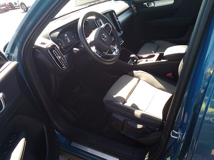 Volvo XC40 T4 Recharge PHEV Core Auto 155 kW (211 CV) Vehículo usado en Madrid Volvo XC40 T4 Recharge PHEV Core Auto 155 kW (211 CV) Vehículo usado en Madrid