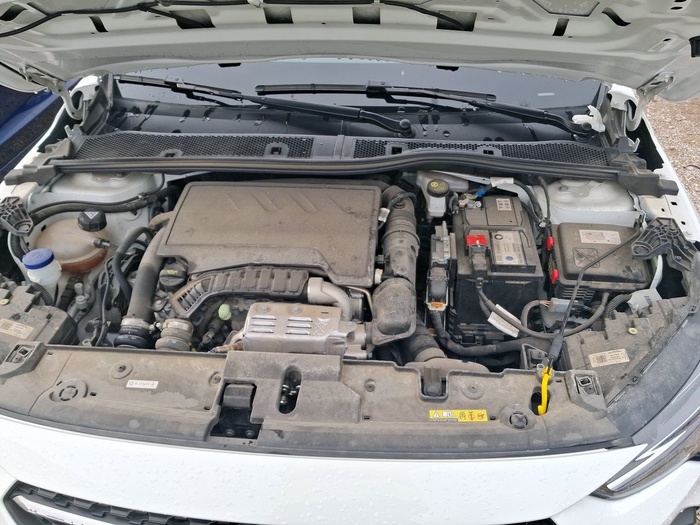 Opel Corsa 1.2 Turbo XHL Edition 74 kW (100 CV) Vehículo usado en Madrid Opel Corsa 1.2 Turbo XHL Edition 74 kW (100 CV) Vehículo usado en Madrid