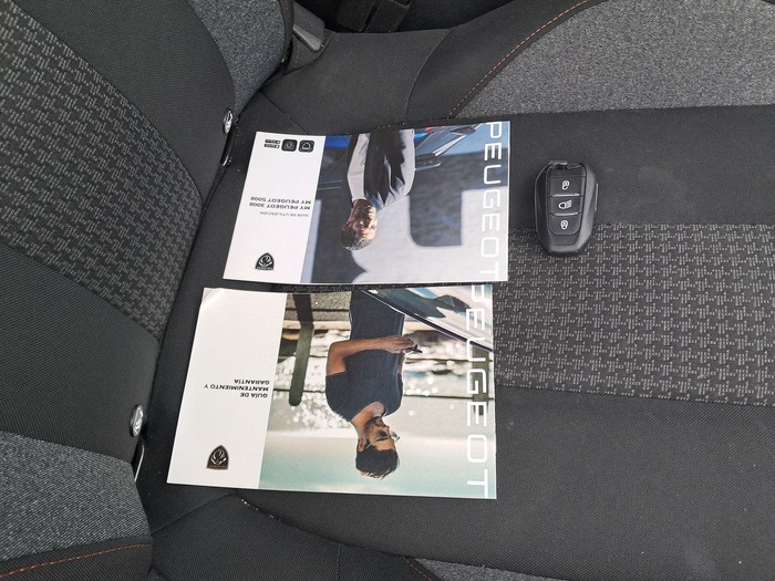 Peugeot 3008 BlueHDi 130 S&S Active Pack 96 kW (130 CV) Vehículo usado en Madrid Peugeot 3008 BlueHDi 130 S&S Active Pack 96 kW (130 CV) Vehículo usado en Madrid