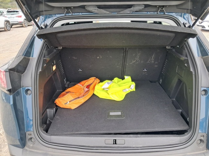 Peugeot 3008 BlueHDi 130 S&S Active Pack 96 kW (130 CV) Vehículo usado en Madrid Peugeot 3008 BlueHDi 130 S&S Active Pack 96 kW (130 CV) Vehículo usado en Madrid