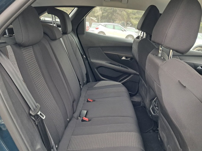 Peugeot 3008 BlueHDi 130 S&S Active Pack 96 kW (130 CV) Vehículo usado en Madrid Peugeot 3008 BlueHDi 130 S&S Active Pack 96 kW (130 CV) Vehículo usado en Madrid