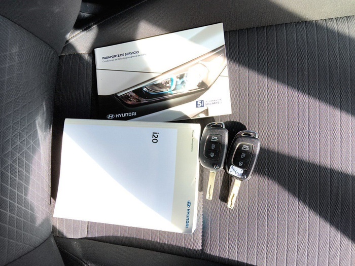 Hyundai i20 1.0 TGDI 48V Essence 74 kW (100 CV) Vehículo usado en Madrid Hyundai i20 1.0 TGDI 48V Essence 74 kW (100 CV) Vehículo usado en Madrid
